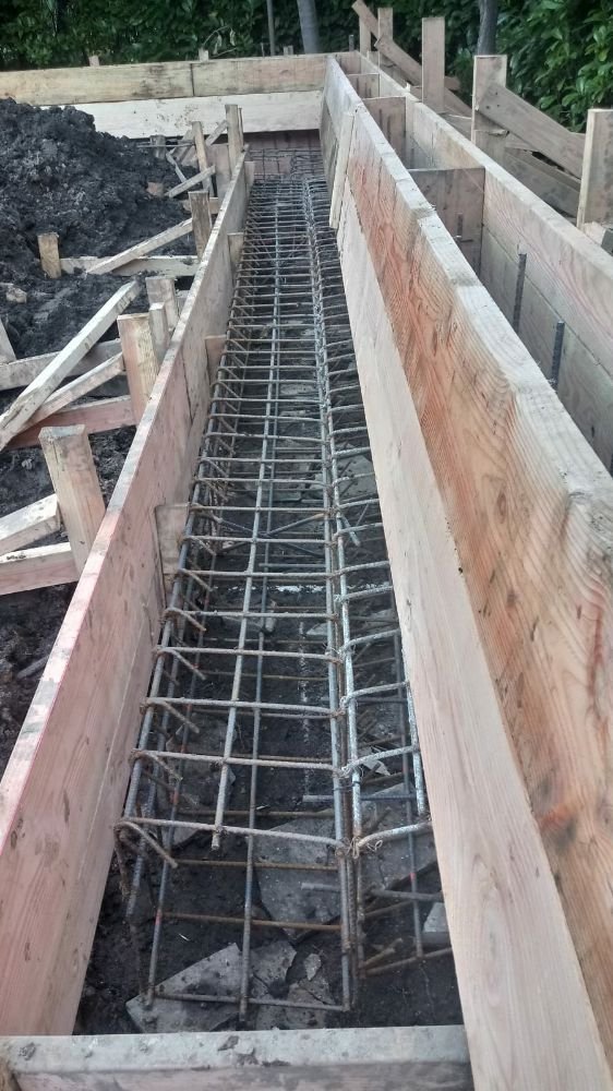 Concrete retaining wall project