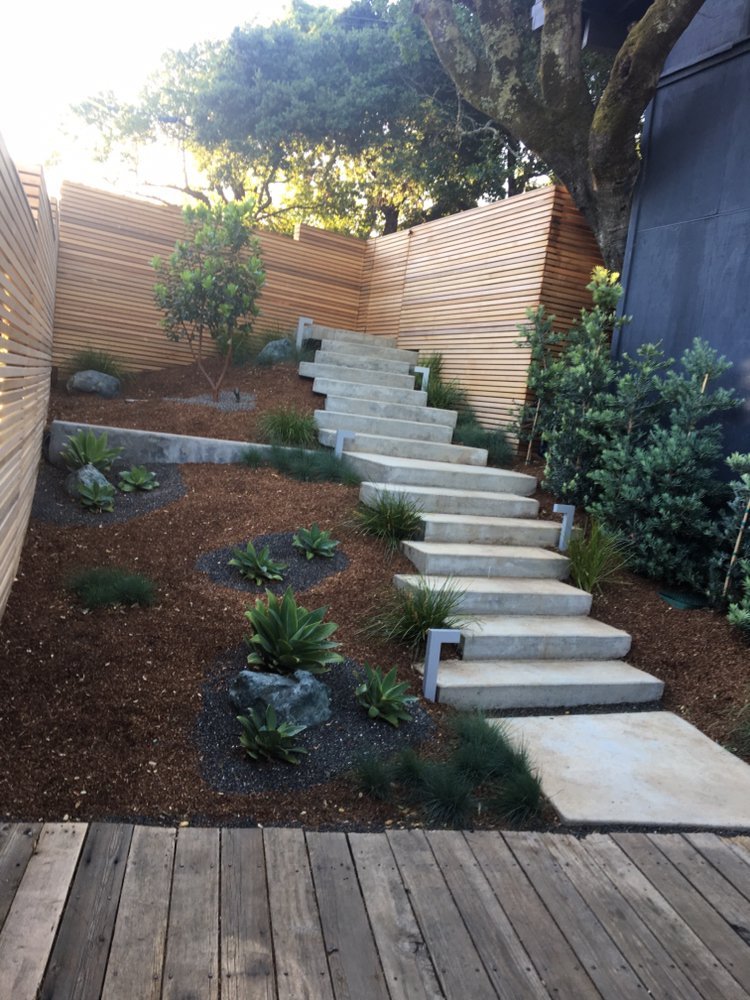 Concrete and wooden steps by Santos Hernandez 84